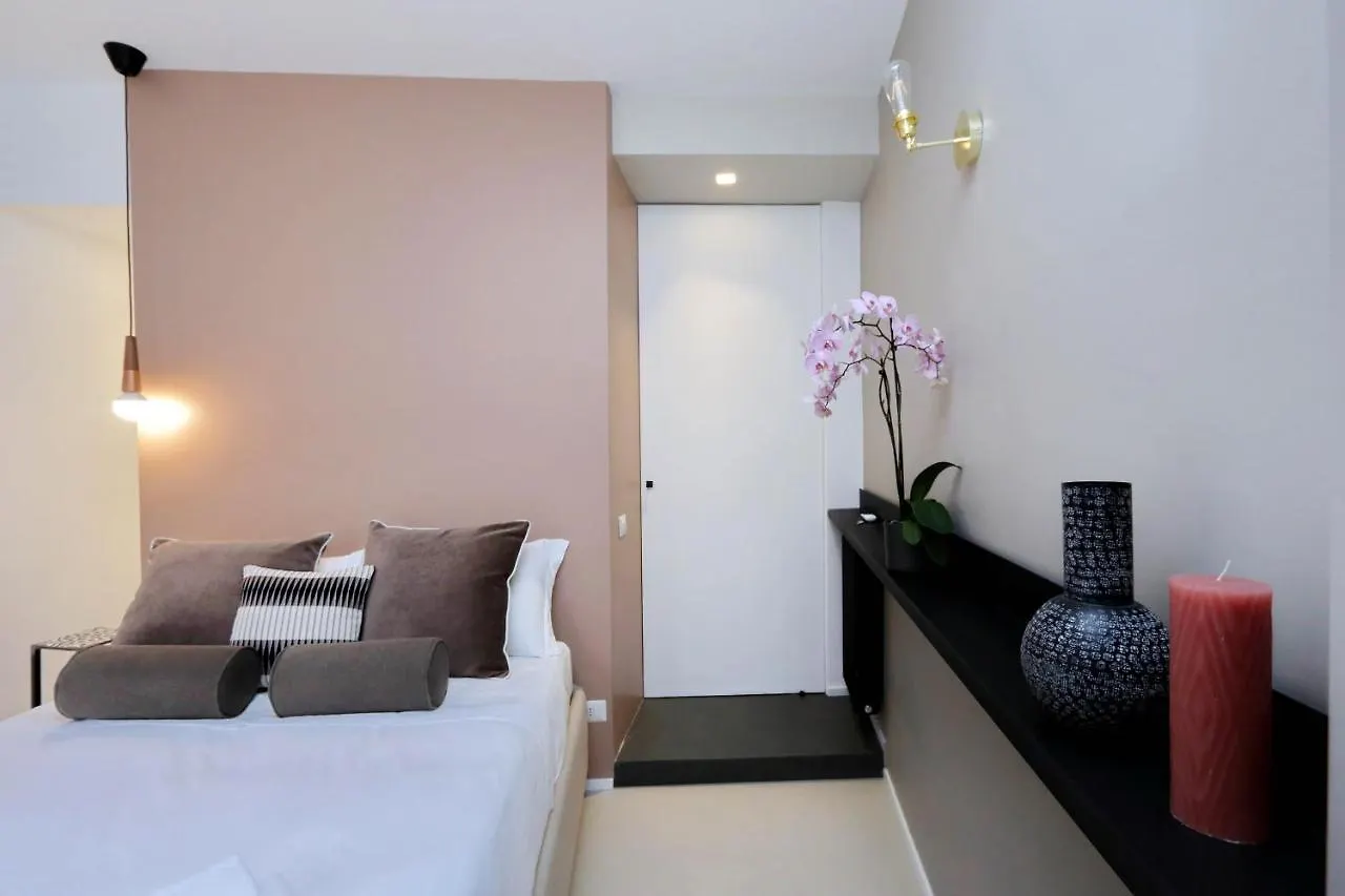 Apartment Ych-Bright Penthouse Near Colosseum Rome Italy