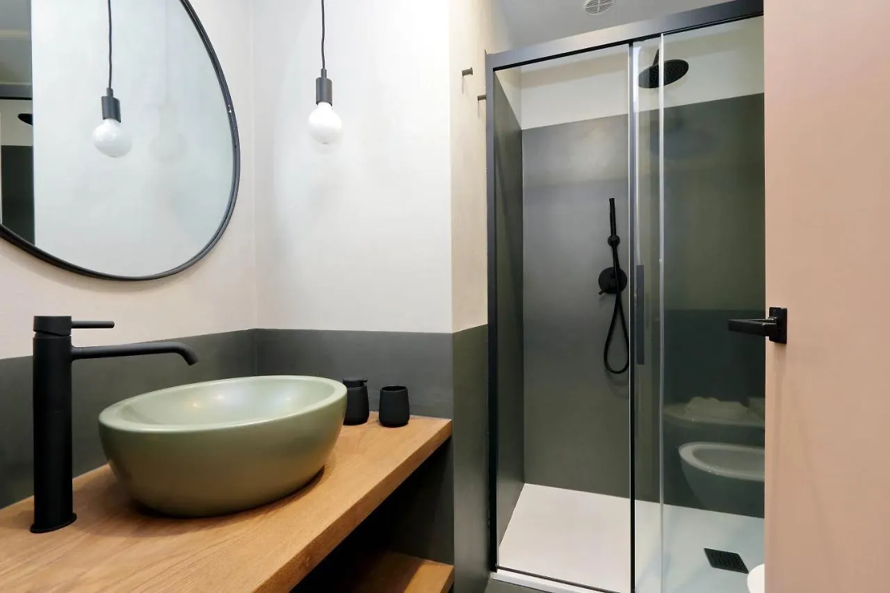 Ych-Bright Penthouse Near Colosseum Rome Italy