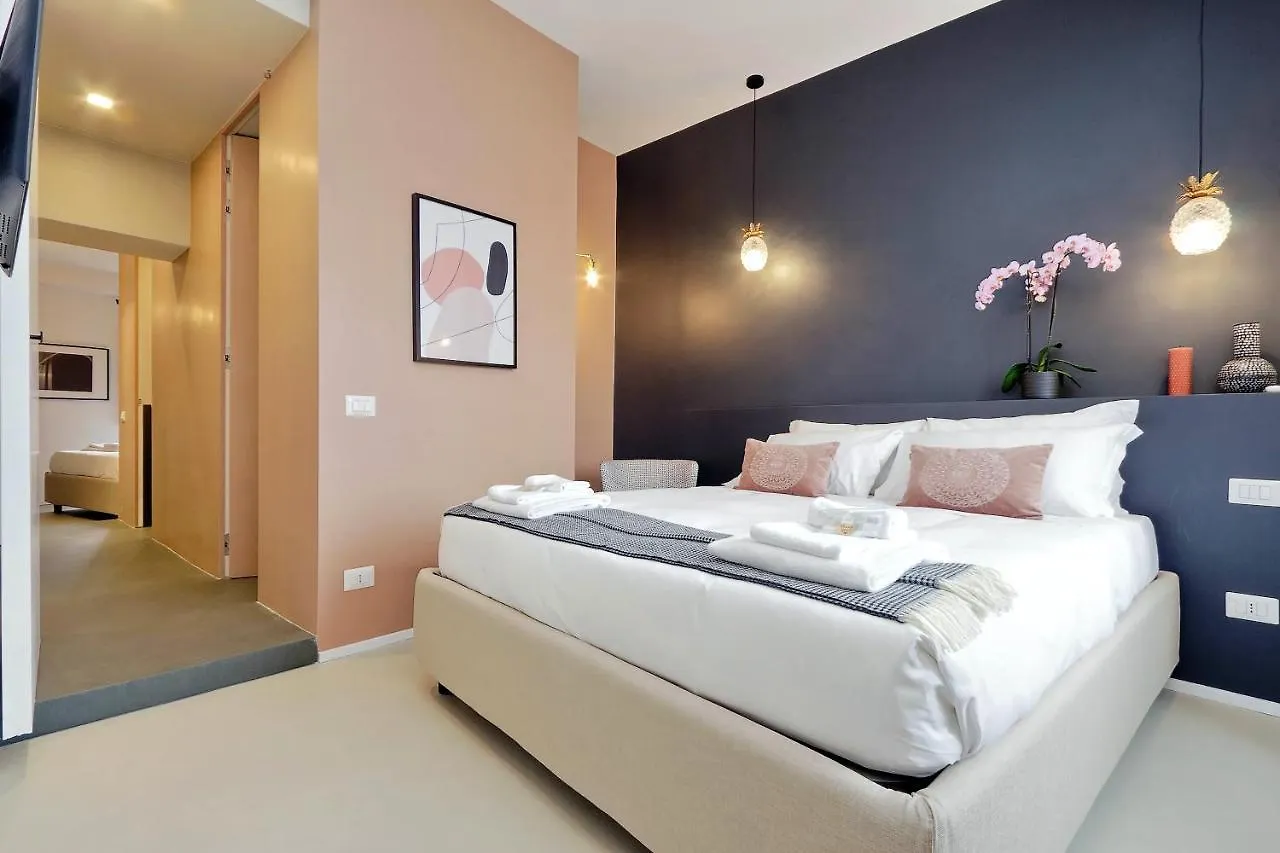 Ych-Bright Penthouse Near Colosseum Rome Apartment