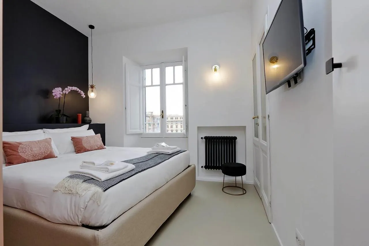 Appartamento Ych-Bright Penthouse Near Colosseum Roma
